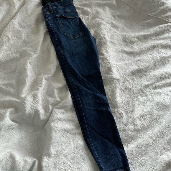 💕HOST PICK💕 Gap Over the Bump Maternity Jeans - size 27 (short) - Picture 10 of 11